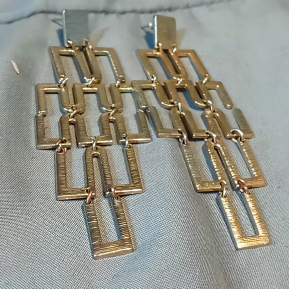 Jewelry - Picture 2 of 2